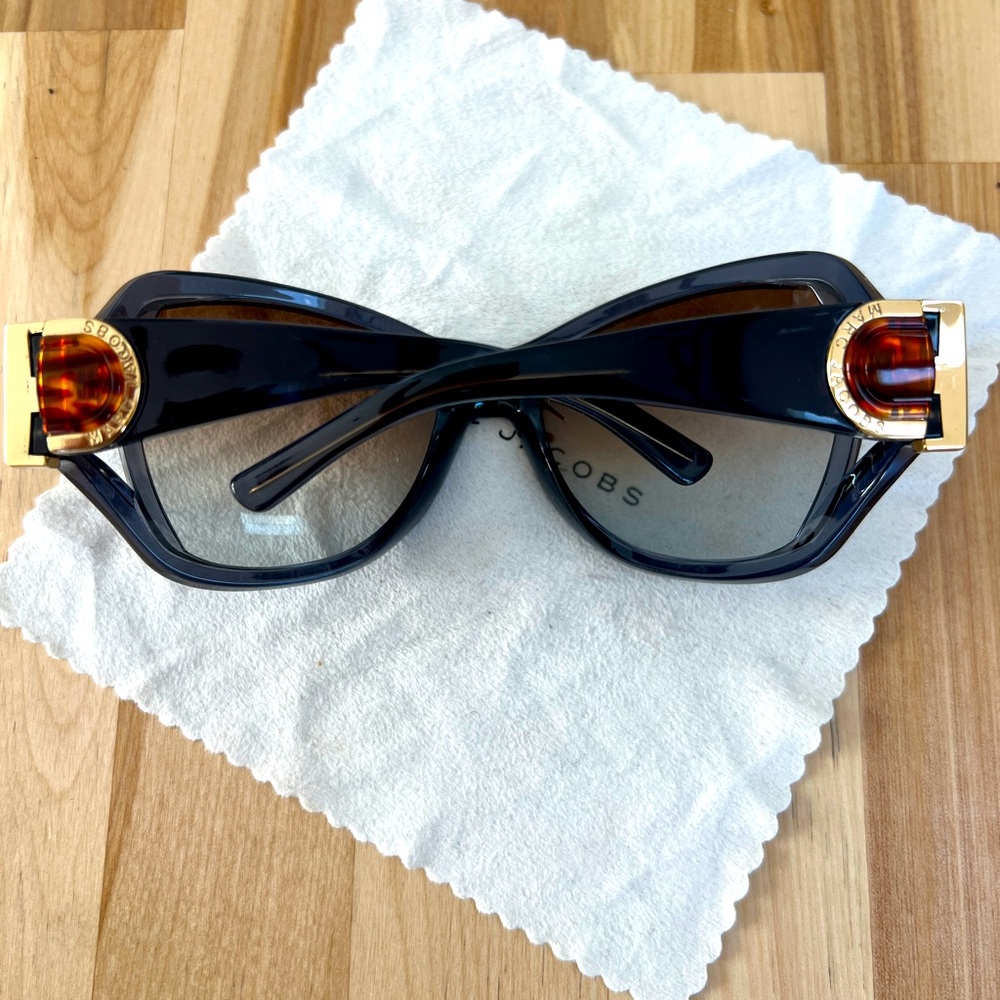 Marc Jacobs Navy Oversized Sunnies